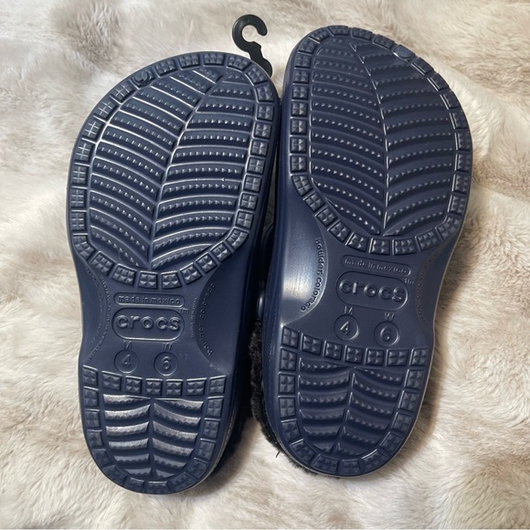COPY - Baya crocs navy\ black fur lined shoes size 6 - Picture 2 of 2